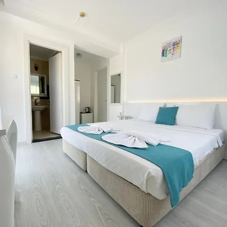 Minerva Port Готель