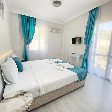 Otel Minerva Port 3*